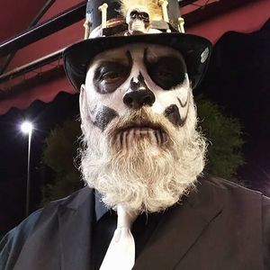 Meet your Posher, Adrian